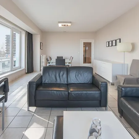 Daire Lecomte - Family Escape At Sea 203 *