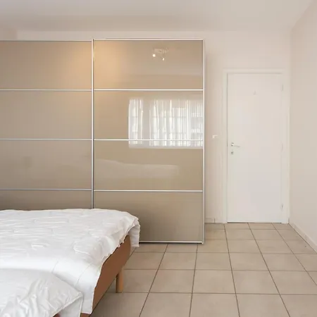 Lecomte - Family Escape At Sea 203 Oostende